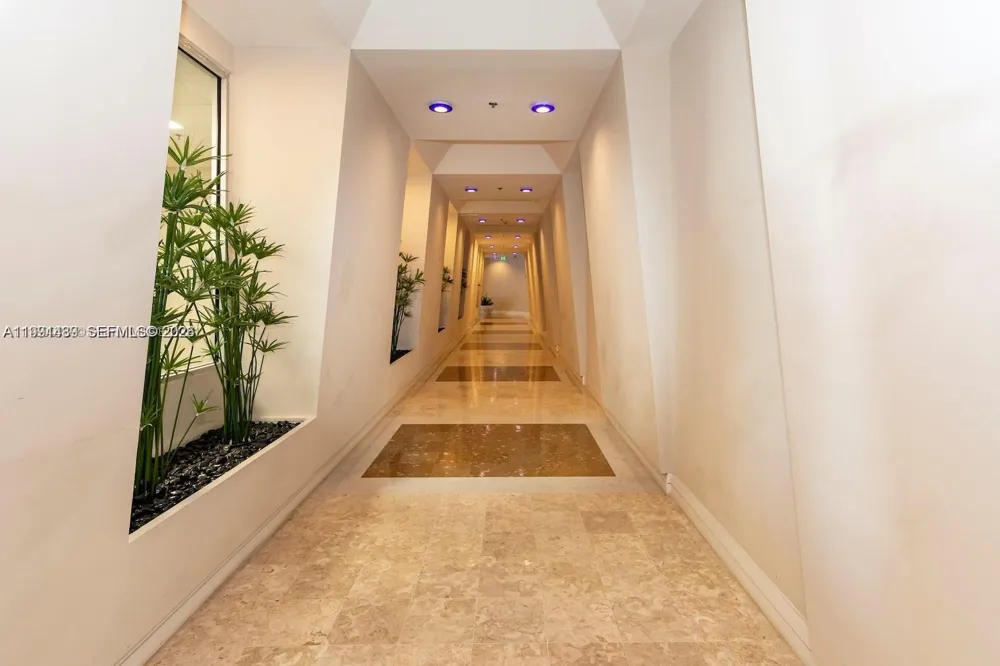 5151 Collins Ave #1035 Miami Beach, FL 33140