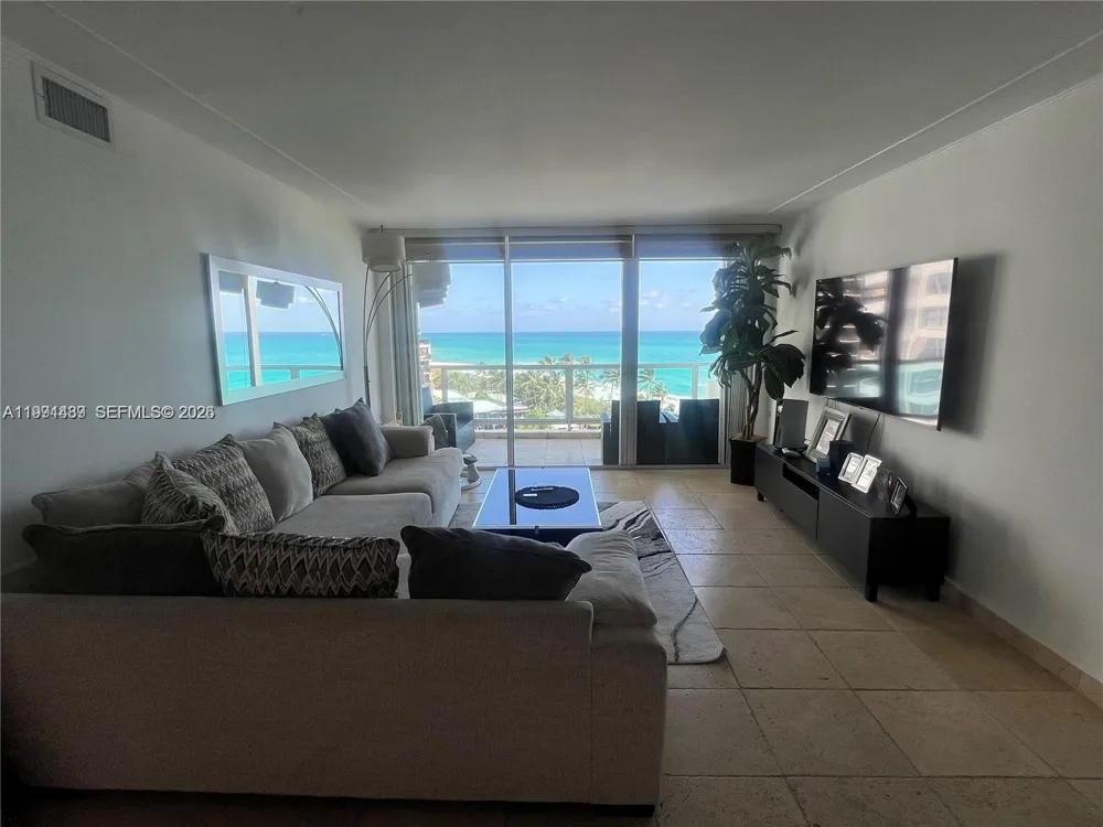 5151 Collins Ave #1035 Miami Beach, FL 33140
