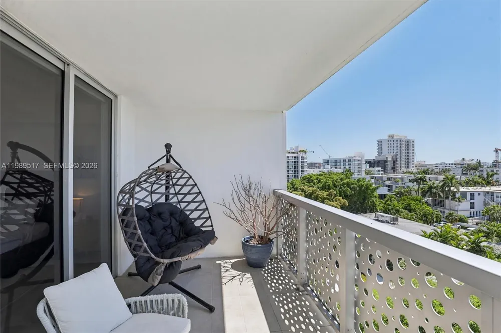 1100 100th St #703 Bay Harbor Islands, FL 33154