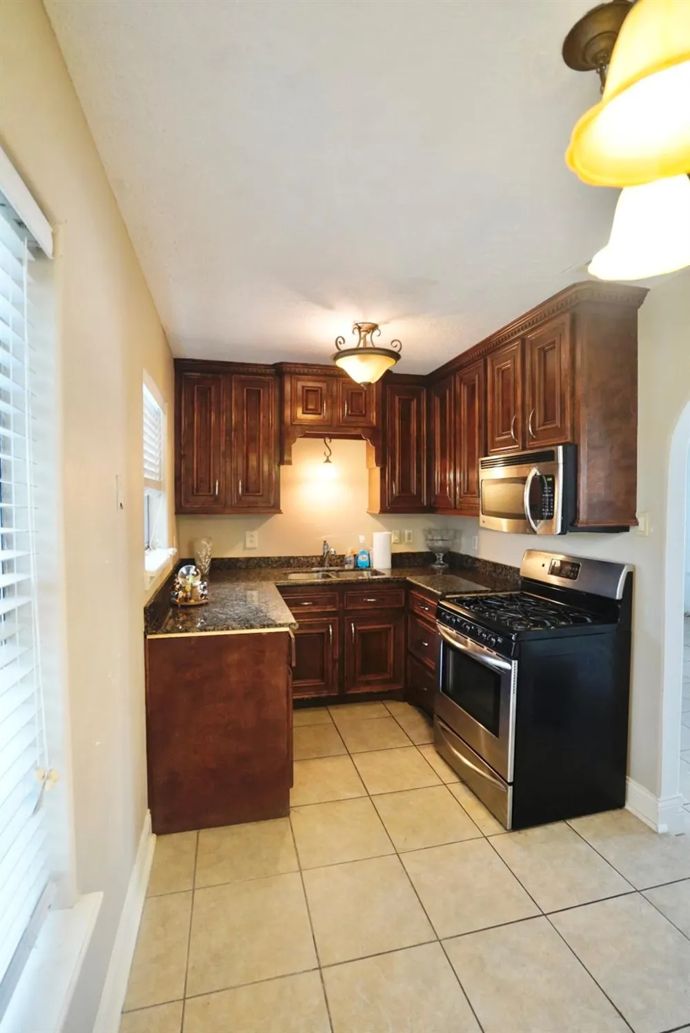 409 Avenue H South Houston, TX 77587