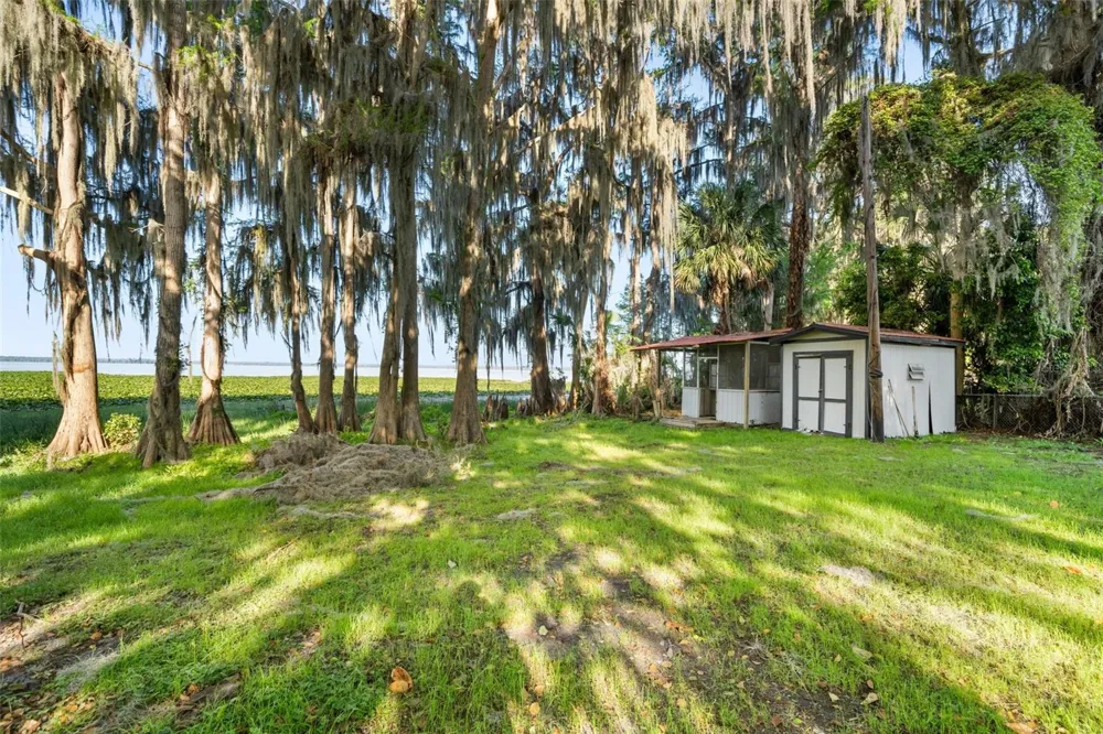 15026 SE US HIGHWAY 301 Hawthorne, FL 32640