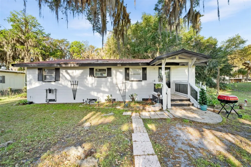 15026 SE US HIGHWAY 301 Hawthorne, FL 32640