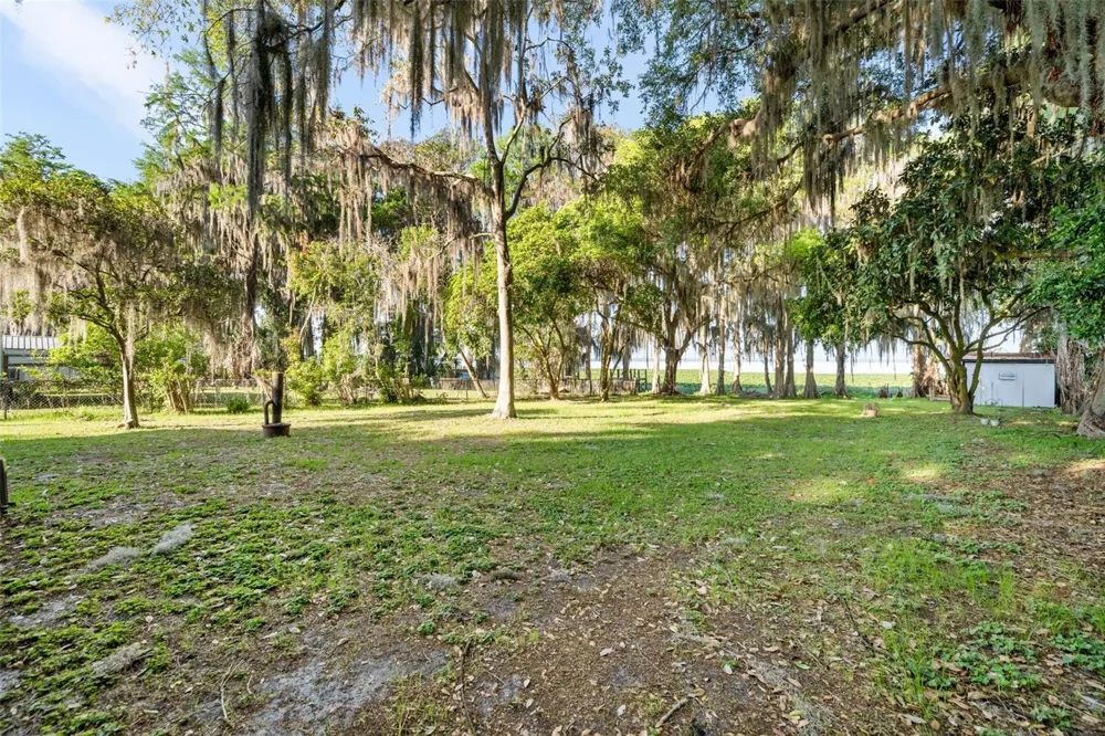 15026 SE US HIGHWAY 301 Hawthorne, FL 32640