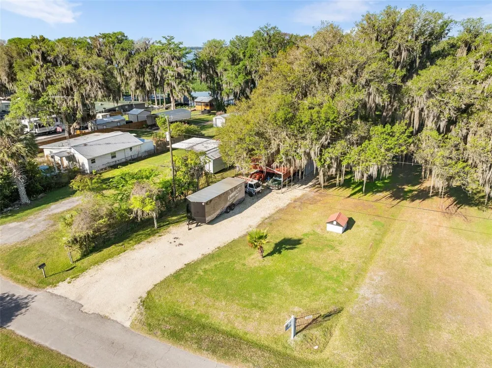 15026 SE US HIGHWAY 301 Hawthorne, FL 32640