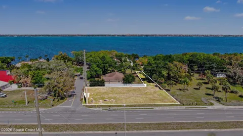 1435 Rose Court