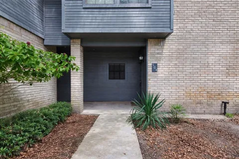 210 Oak Bay Street #504