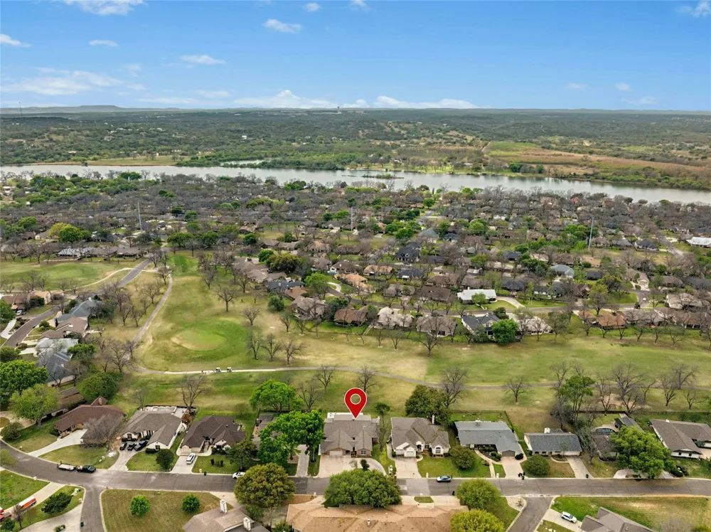 407 Olympia Fields Street Meadowlakes, TX 78654