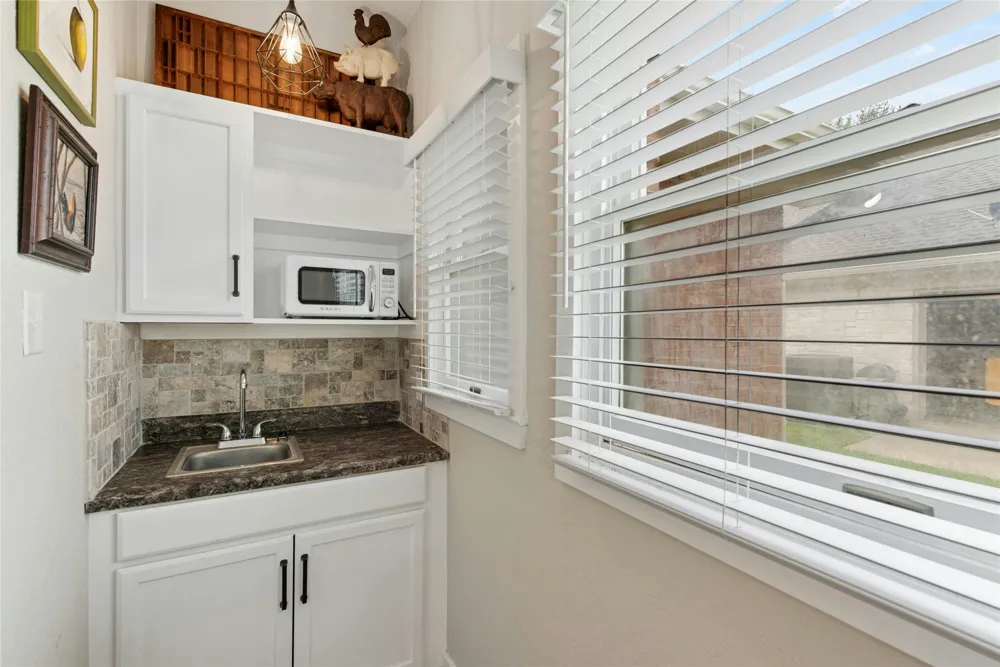 407 Olympia Fields Street Meadowlakes, TX 78654