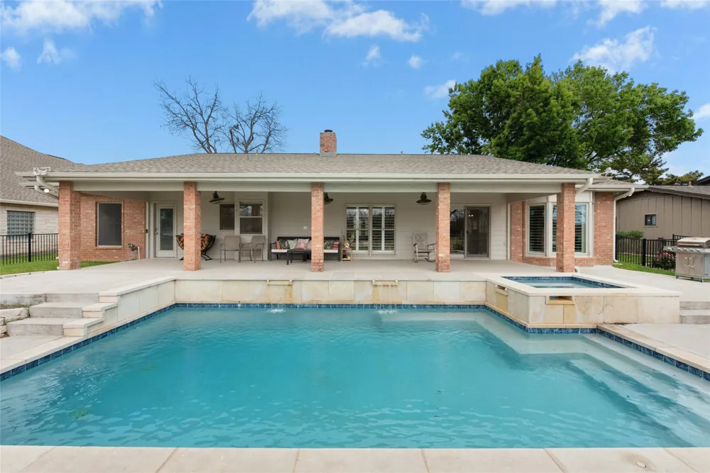 407 Olympia Fields Street Meadowlakes, TX 78654