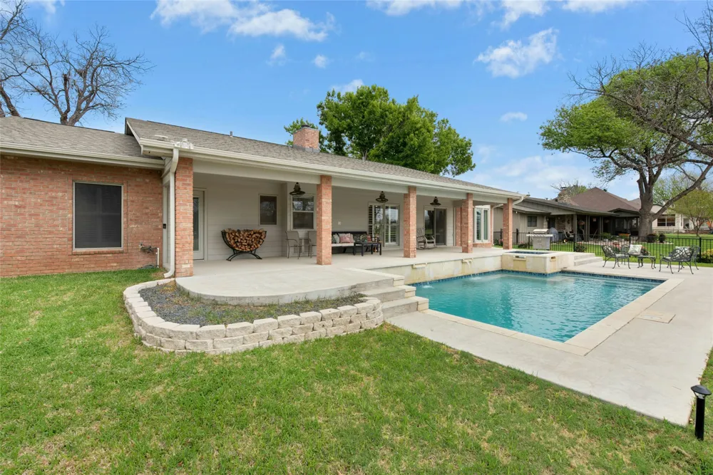 407 Olympia Fields Street Meadowlakes, TX 78654