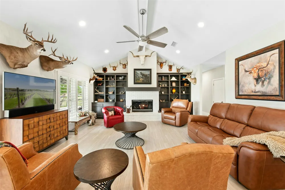 407 Olympia Fields Street Meadowlakes, TX 78654