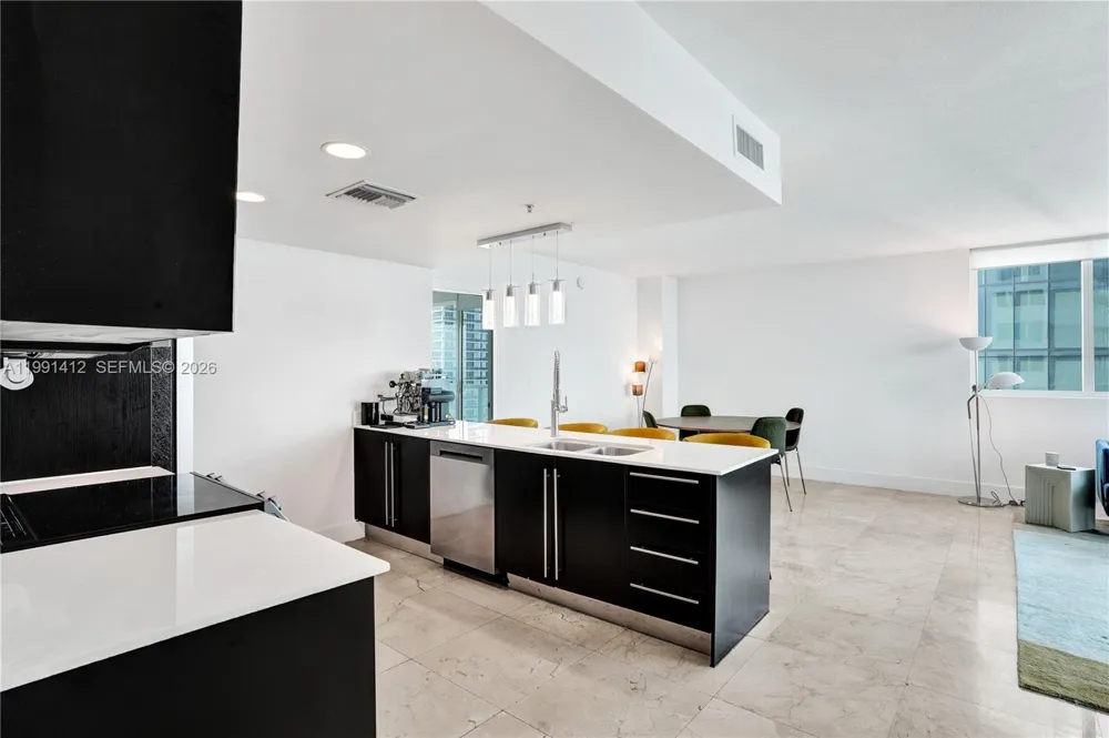 665 NE 25th St #2105 Miami, FL 33137