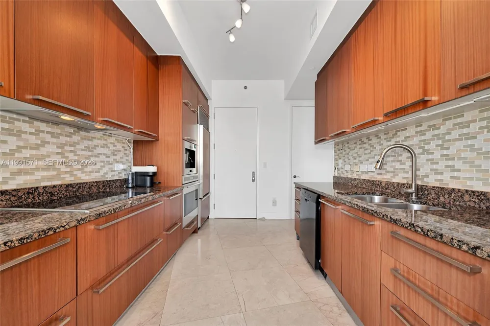 16001 collins ave #1005 Sunny Isles Beach, FL 33160