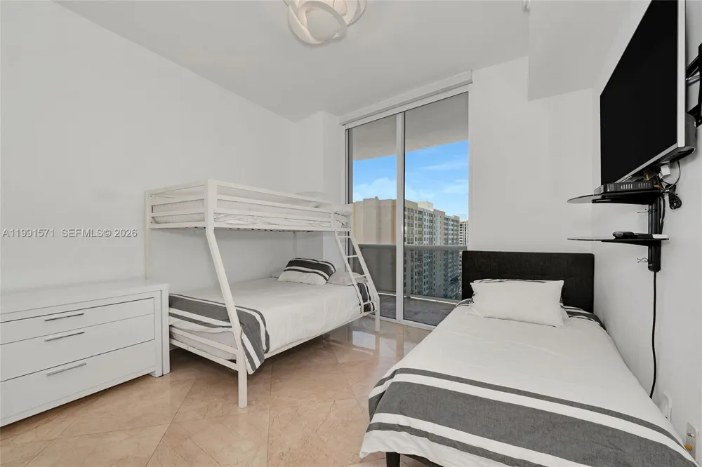 16001 collins ave #1005 Sunny Isles Beach, FL 33160