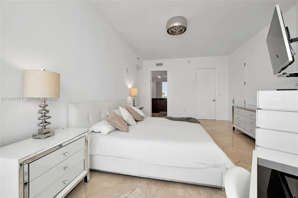 16001 collins ave #1005 Sunny Isles Beach, FL 33160