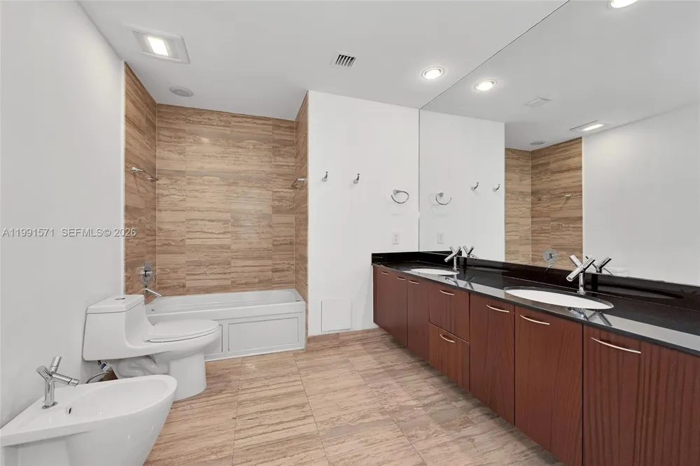 16001 collins ave #1005 Sunny Isles Beach, FL 33160