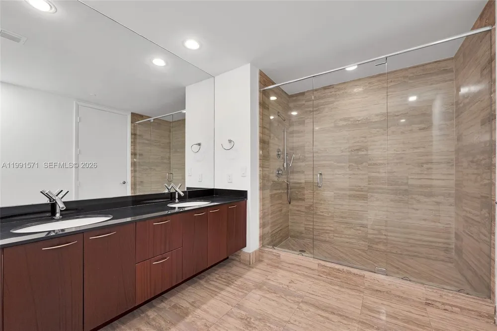 16001 collins ave #1005 Sunny Isles Beach, FL 33160