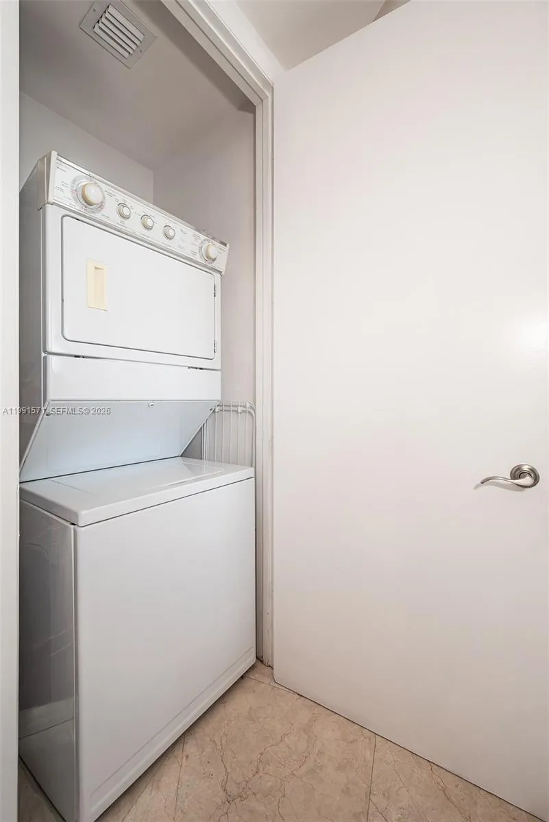 16001 collins ave #1005 Sunny Isles Beach, FL 33160