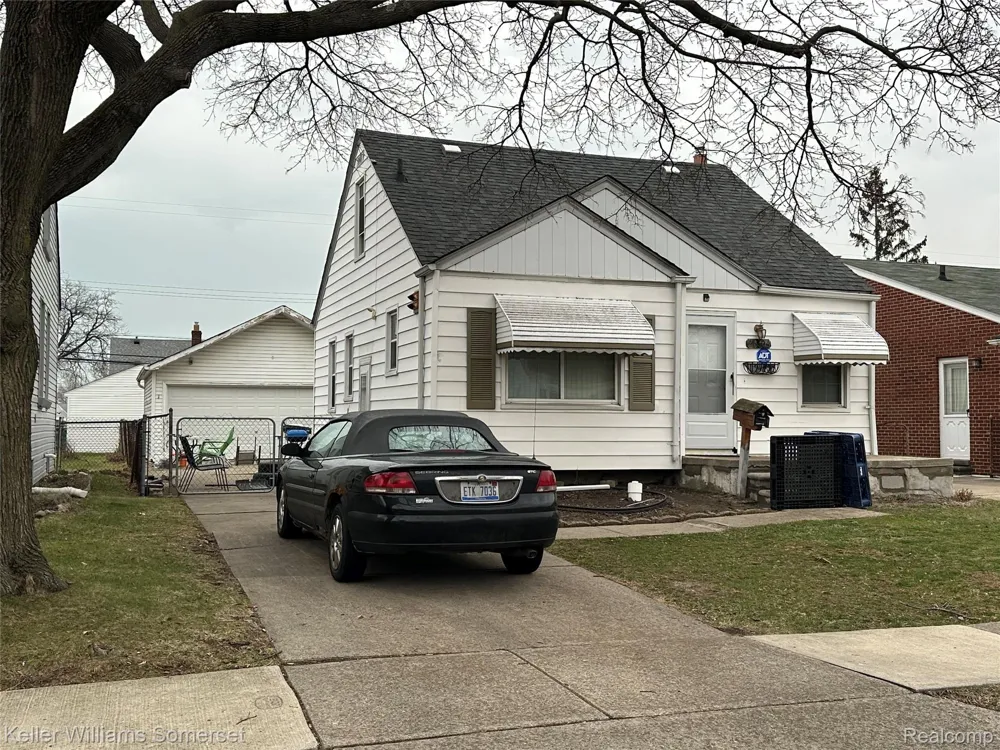 21804 Rausch Avenue Eastpointe City, MI 48021