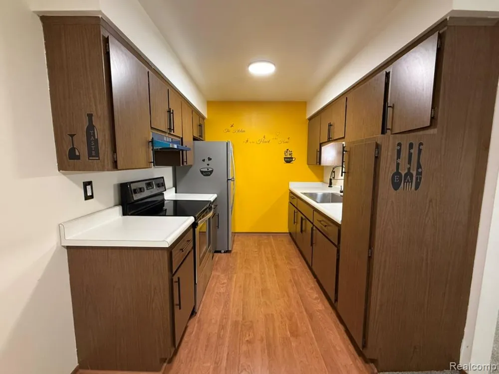 19585 Masonic Boulevard #21 Roseville City, MI 48066
