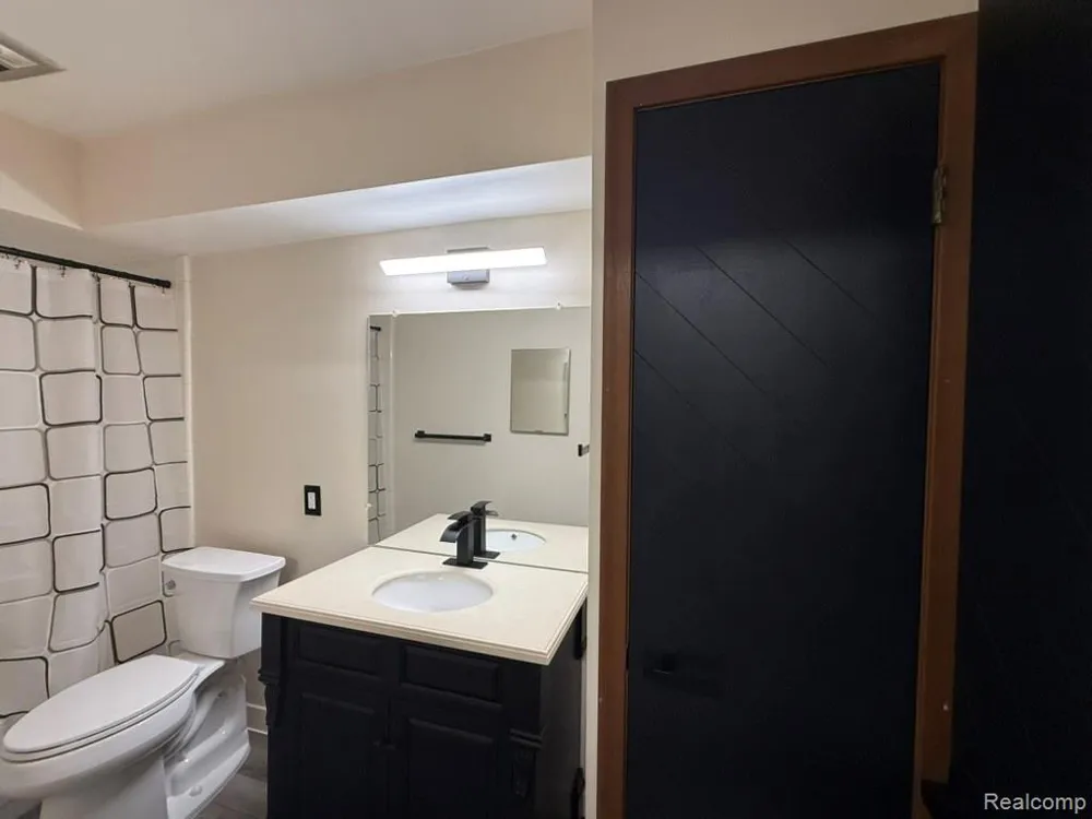 19585 Masonic Boulevard #21 Roseville City, MI 48066