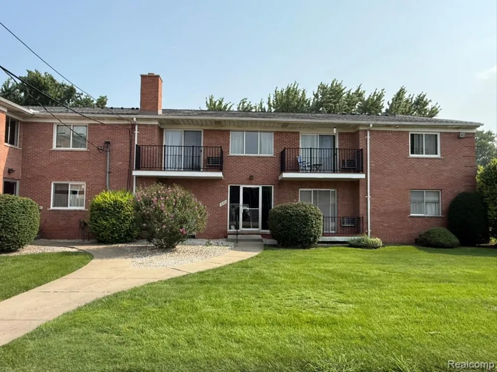 19585 Masonic Boulevard #21 Roseville City, MI 48066