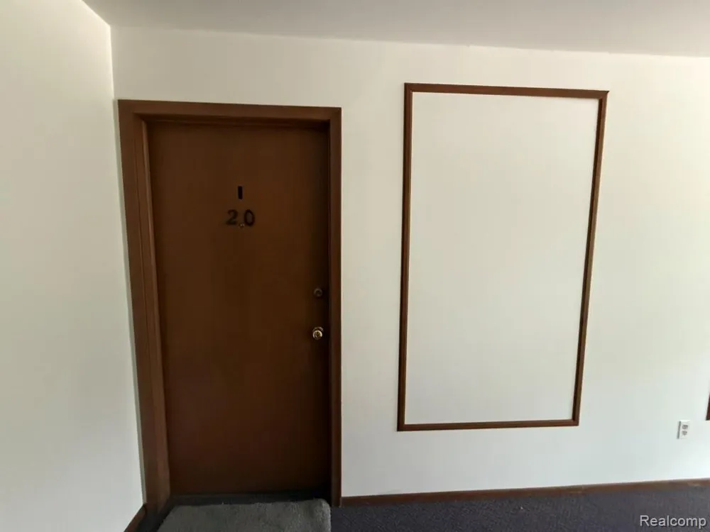 19585 Masonic Boulevard #21 Roseville City, MI 48066