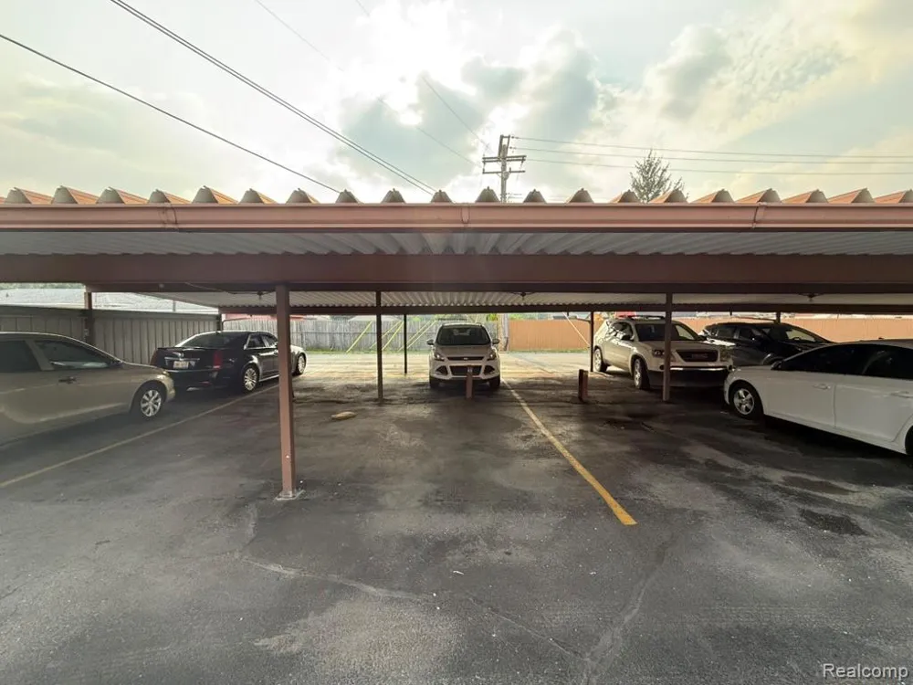 19585 Masonic Boulevard #21 Roseville City, MI 48066