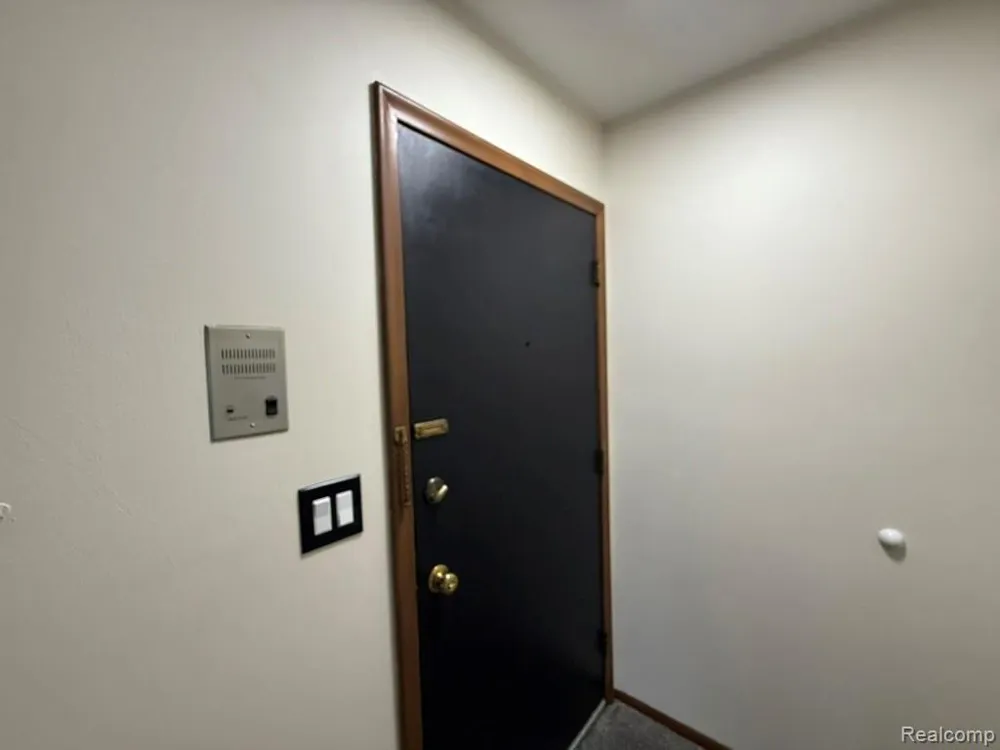 19585 Masonic Boulevard #21 Roseville City, MI 48066