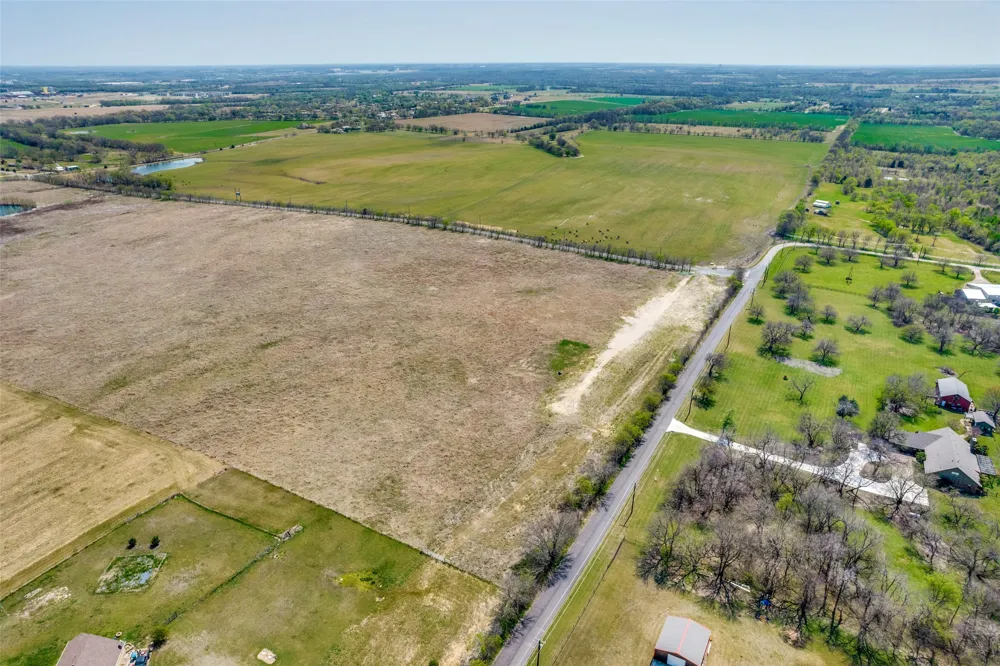 801 Riddels Sherman, TX 75092