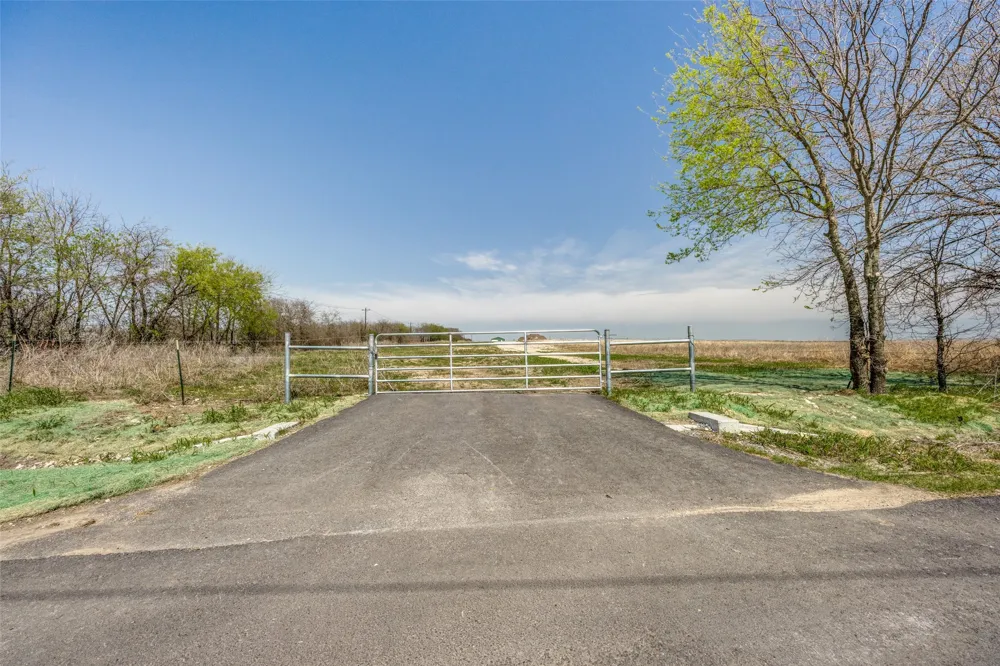 801 Riddels Sherman, TX 75092