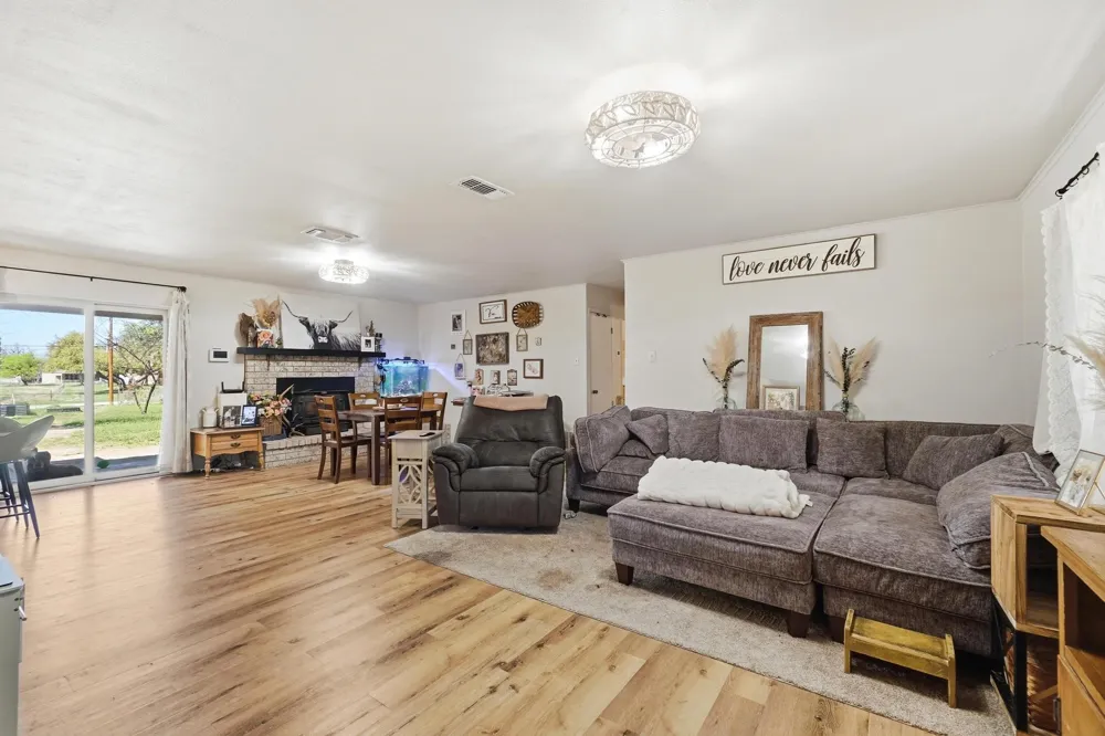 1306 Westhill Lane Coleman, TX 76834