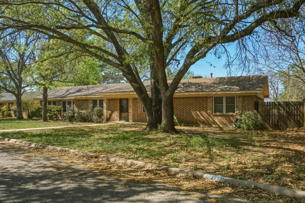 1306 Westhill Lane Coleman, TX 76834