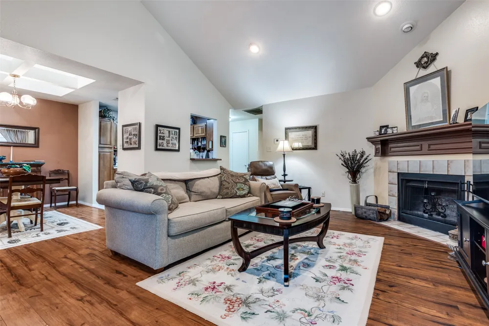 1106 Woburn Drive Garland, TX 75043