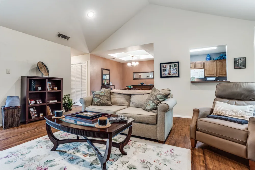 1106 Woburn Drive Garland, TX 75043