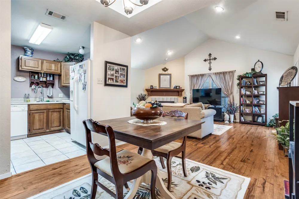 1106 Woburn Drive Garland, TX 75043