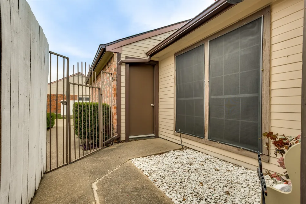 1106 Woburn Drive Garland, TX 75043