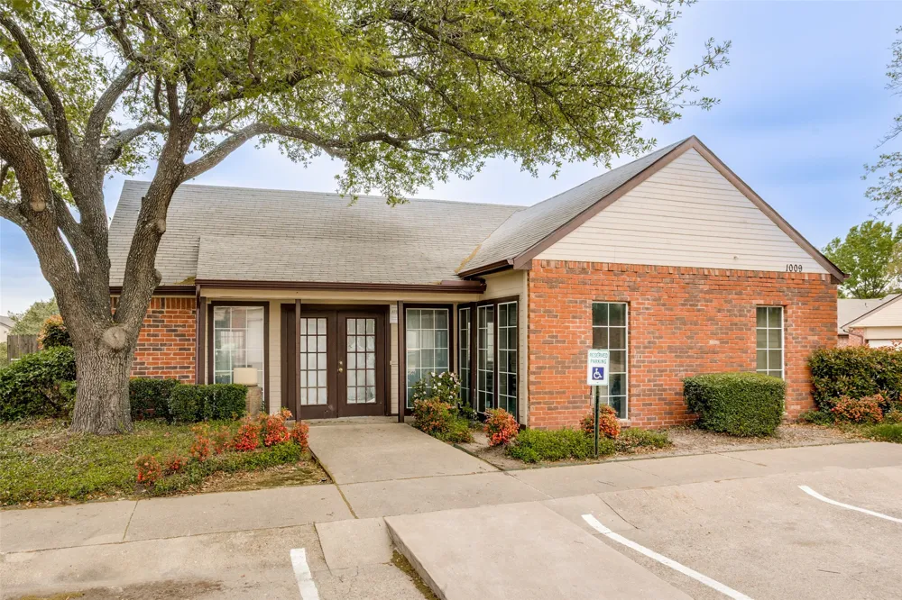 1106 Woburn Drive Garland, TX 75043