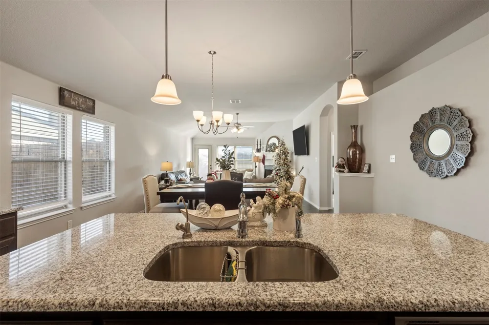 117 Cheryl Drive Keene, TX 76059