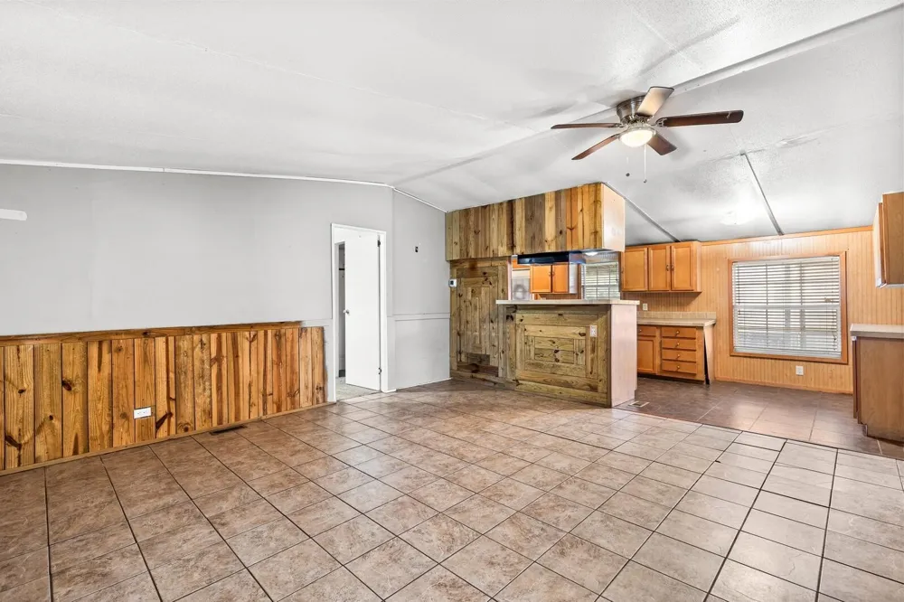 9100 5th Street Crawford, TX 76638