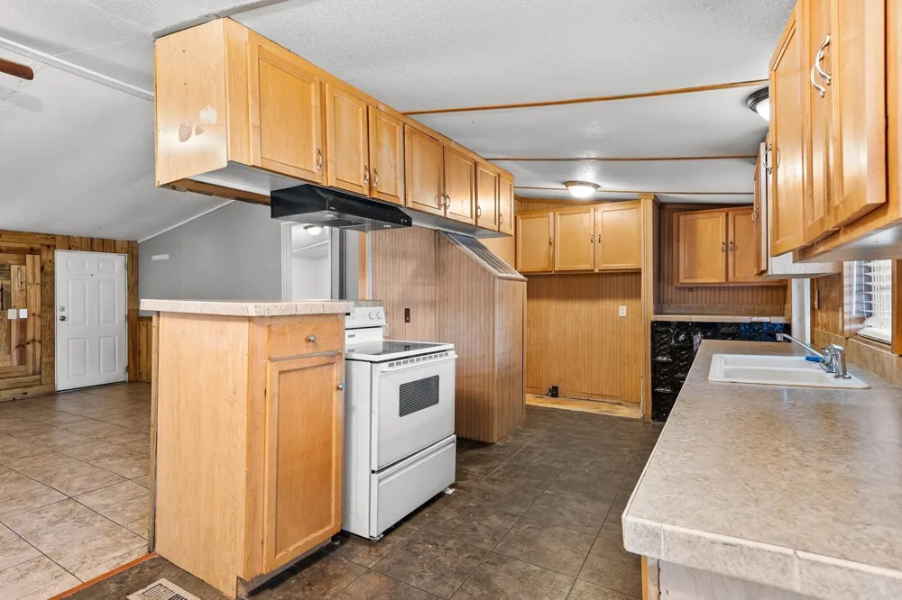 9100 5th Street Crawford, TX 76638