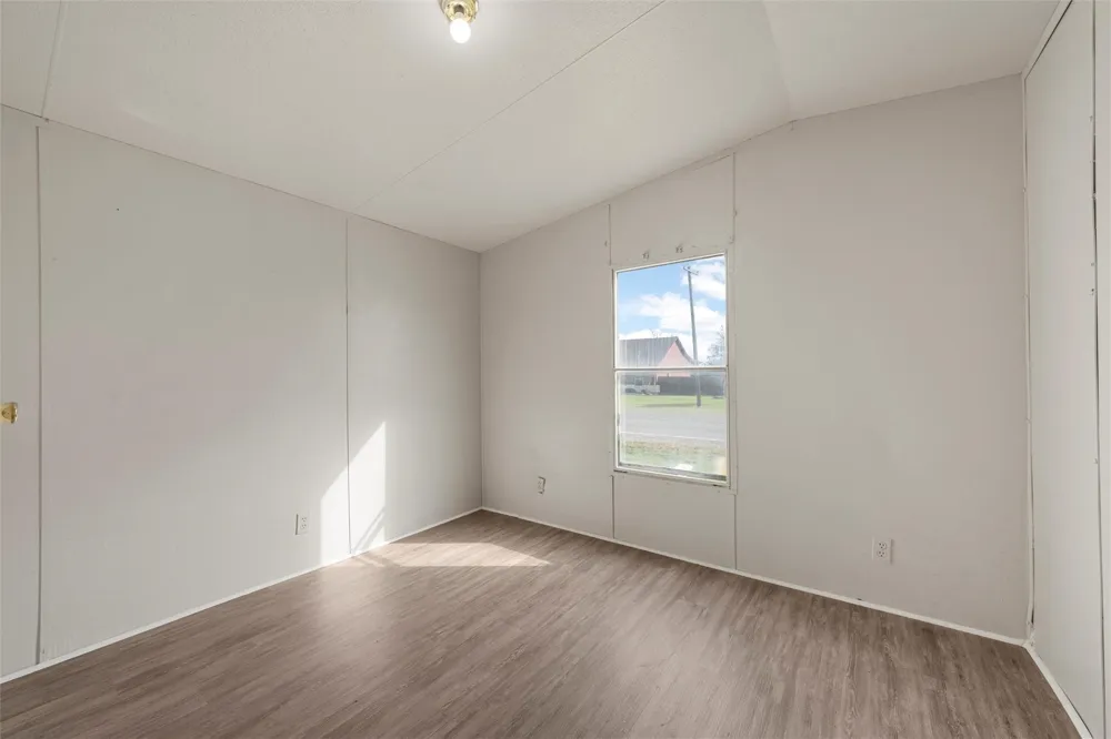 9100 5th Street Crawford, TX 76638