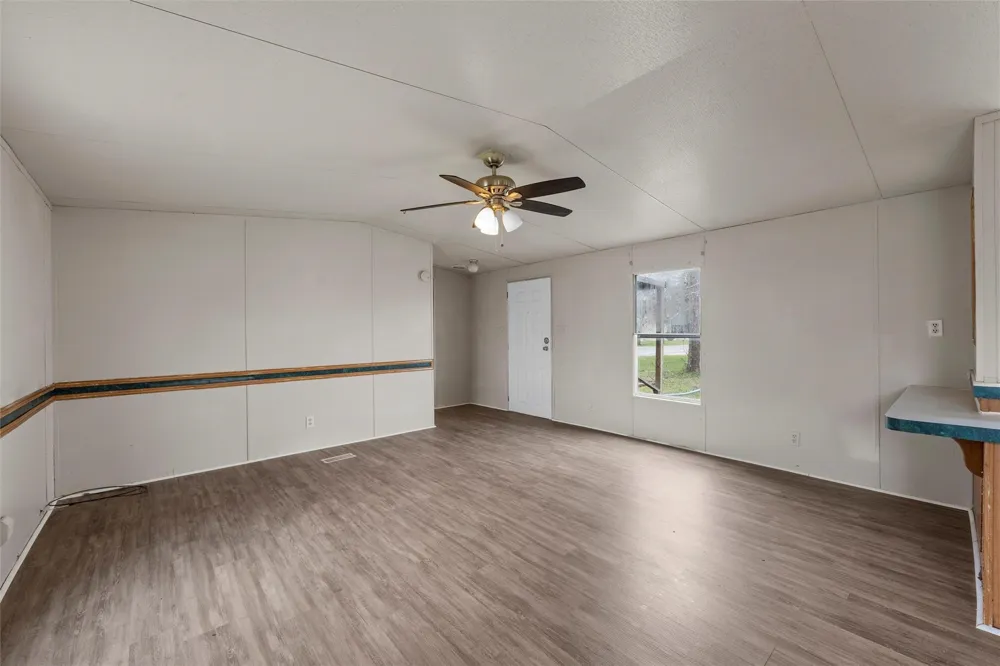 9100 5th Street Crawford, TX 76638