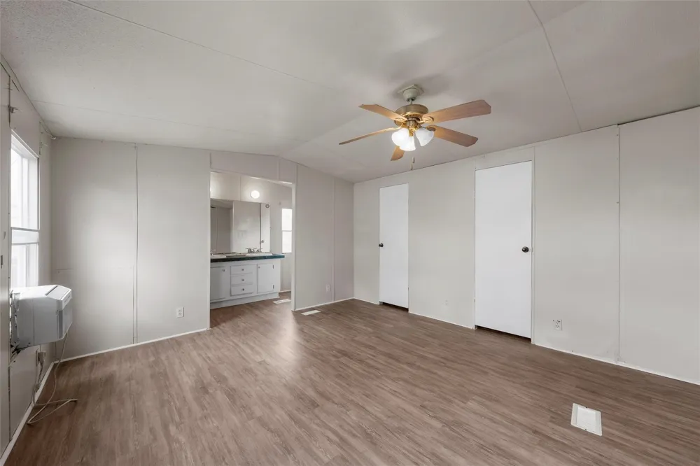 9100 5th Street Crawford, TX 76638