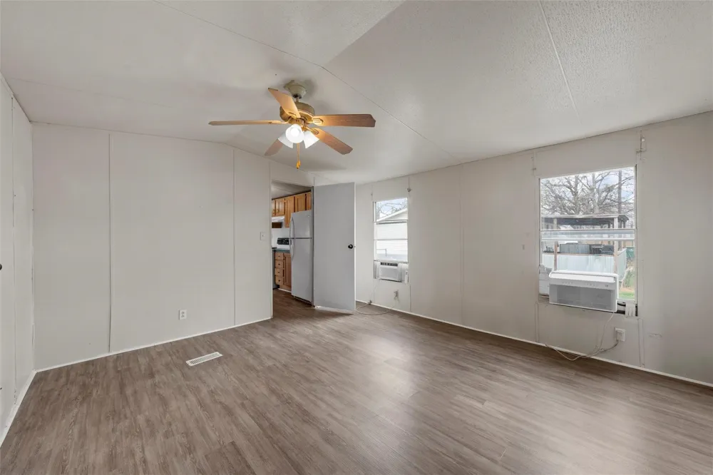 9100 5th Street Crawford, TX 76638