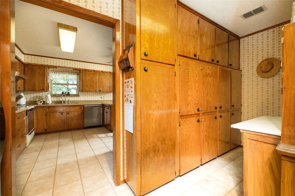 970 Live Oak Road Santo, TX 76472