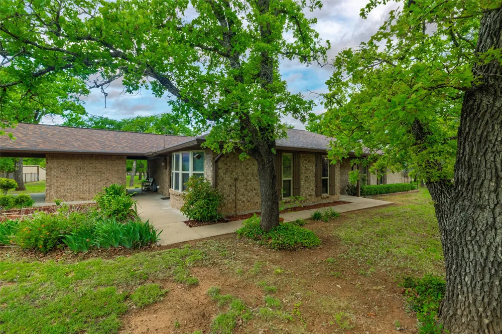 970 Live Oak Road Santo, TX 76472