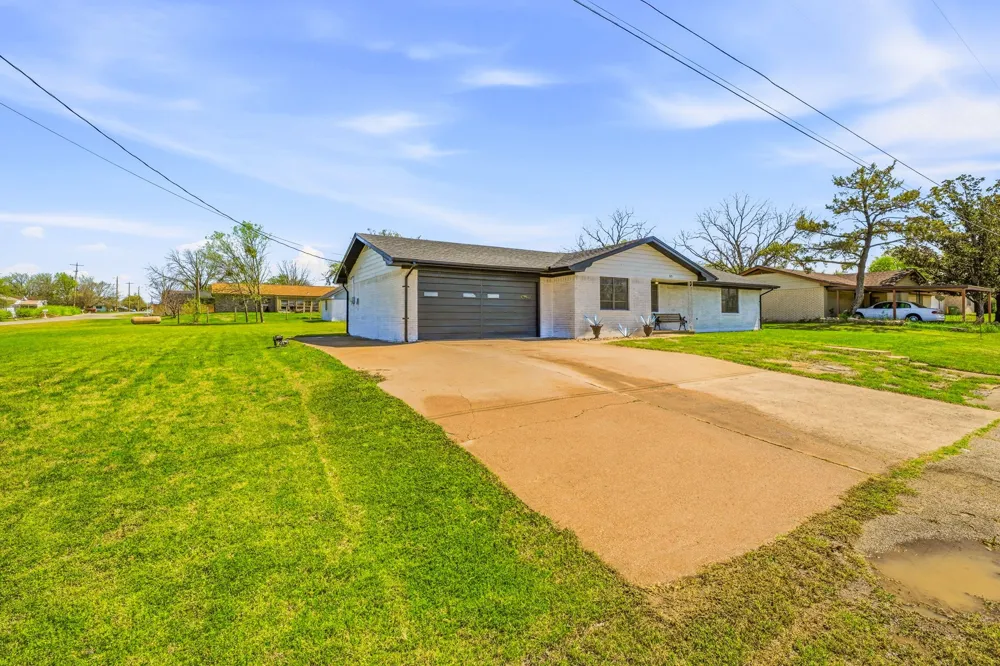 925 Kirk Street Hico, TX 76457