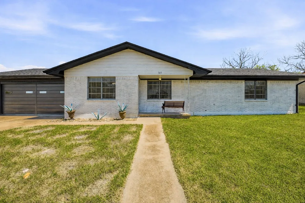 925 Kirk Street Hico, TX 76457