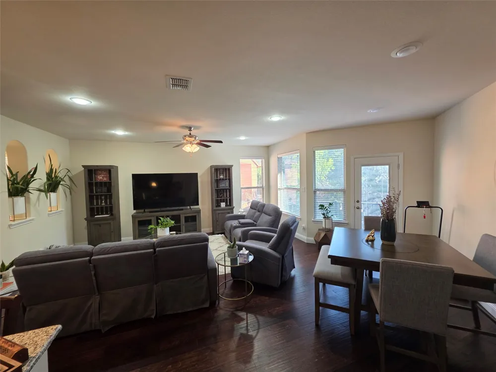7305 Venice Drive #1 Grand Prairie, TX 75054